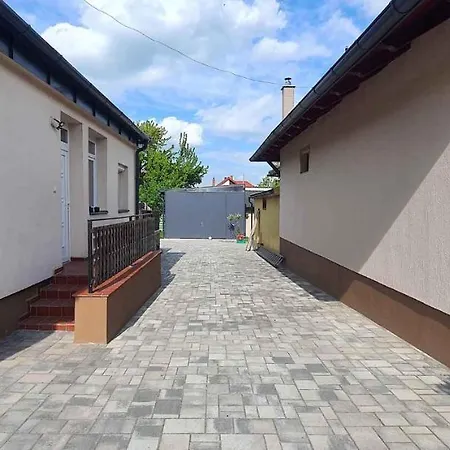 Дом отдыха In - Balaton 43605 *